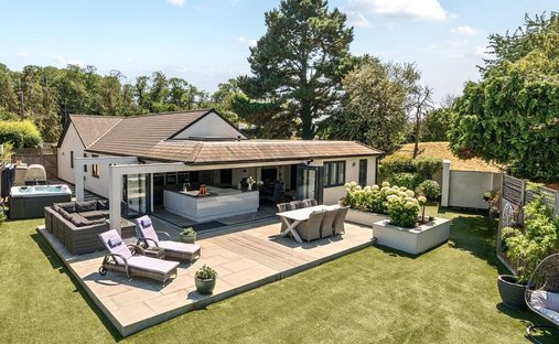 House in Leybourne, England 1
