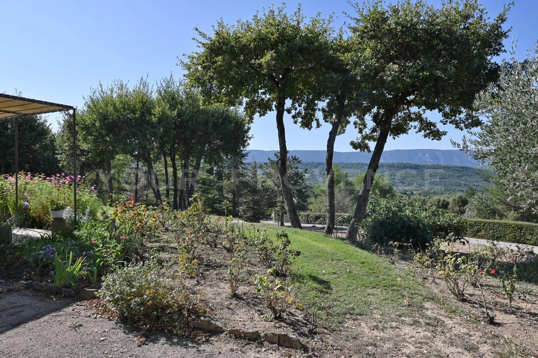 House in Goult, Provence-Alpes-Côte d'Azur, France 4 - 18496885