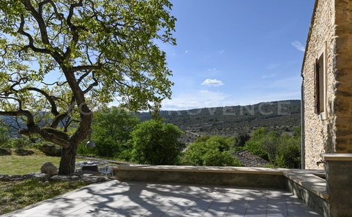 House in Lioux, Provence-Alpes-Côte d'Azur, France 1