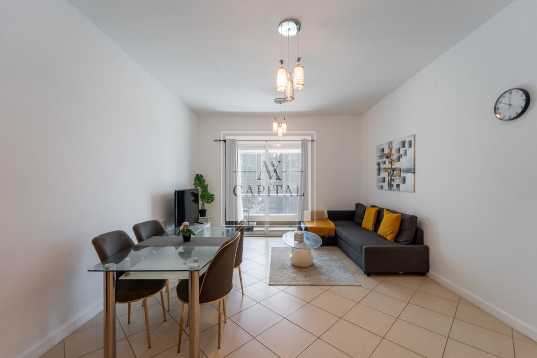 Apartment in Umm Suqeim, Dubai, United Arab Emirates 1 - 18497520