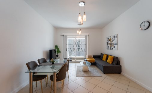 Apartment in Umm Suqeim, Dubai, United Arab Emirates 1