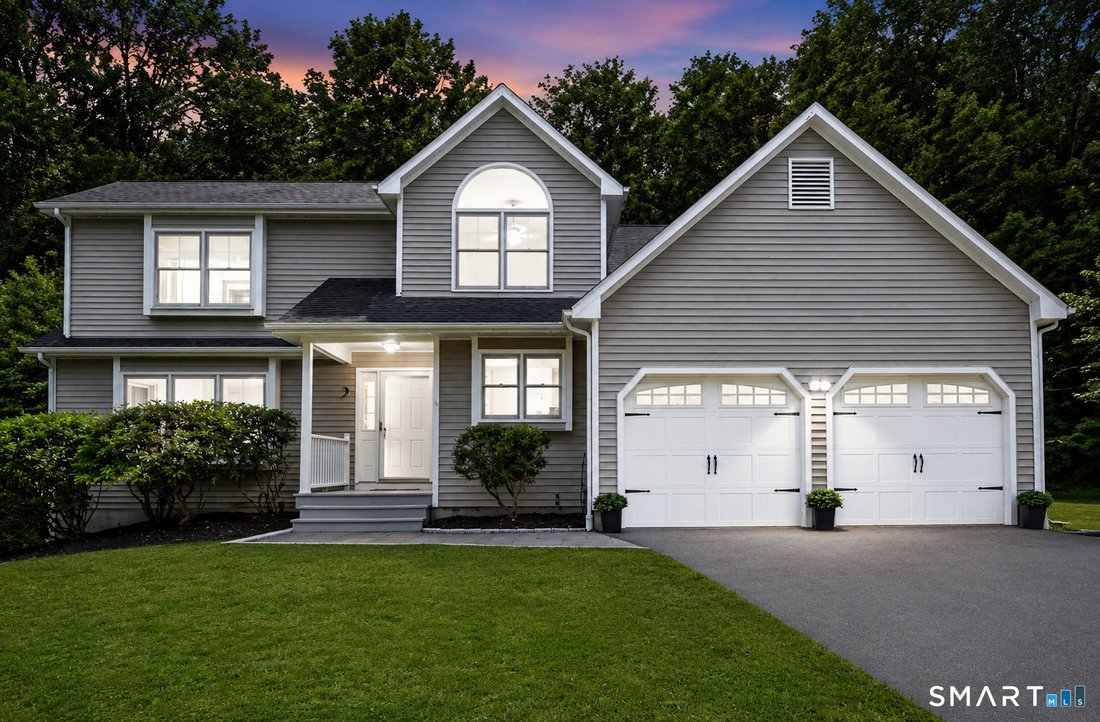 House in Shelton, Connecticut, United States 1 - 18497222
