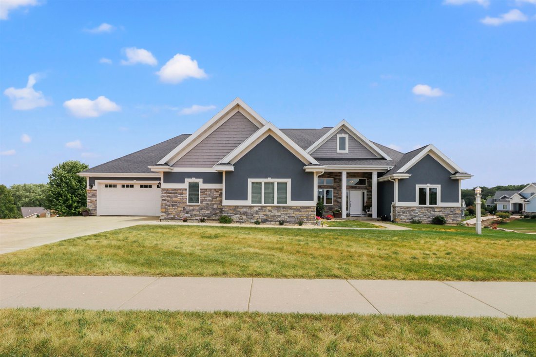 House in Oregon, Wisconsin, United States 3 - 18496991