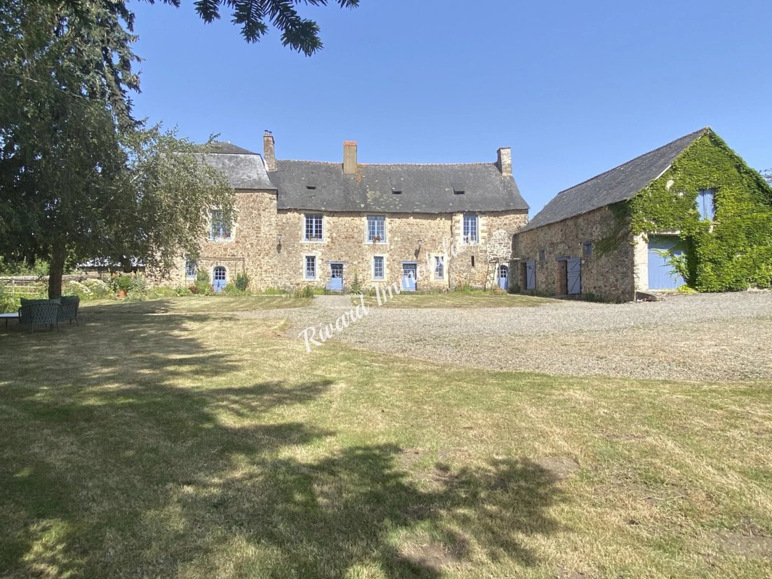 House in Sainte-Suzanne-et-Chammes, Pays de la Loire, France 2 - 18496871