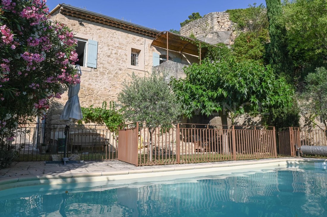 House in Taillades, Provence-Alpes-Côte d'Azur, France 2 - 18496879