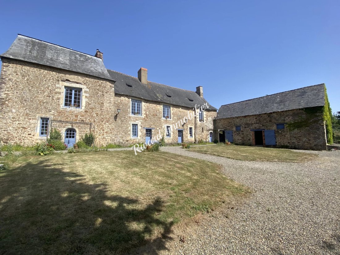 House in Sainte-Suzanne-et-Chammes, Pays de la Loire, France 3 - 18496871