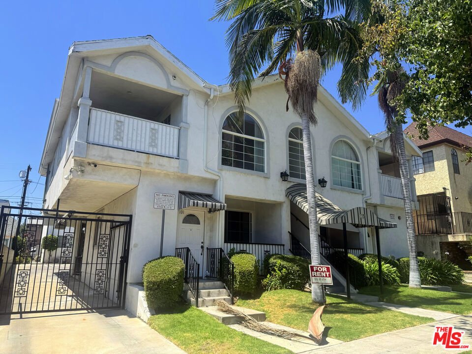 Burbank, California, United States 2 - 18497322
