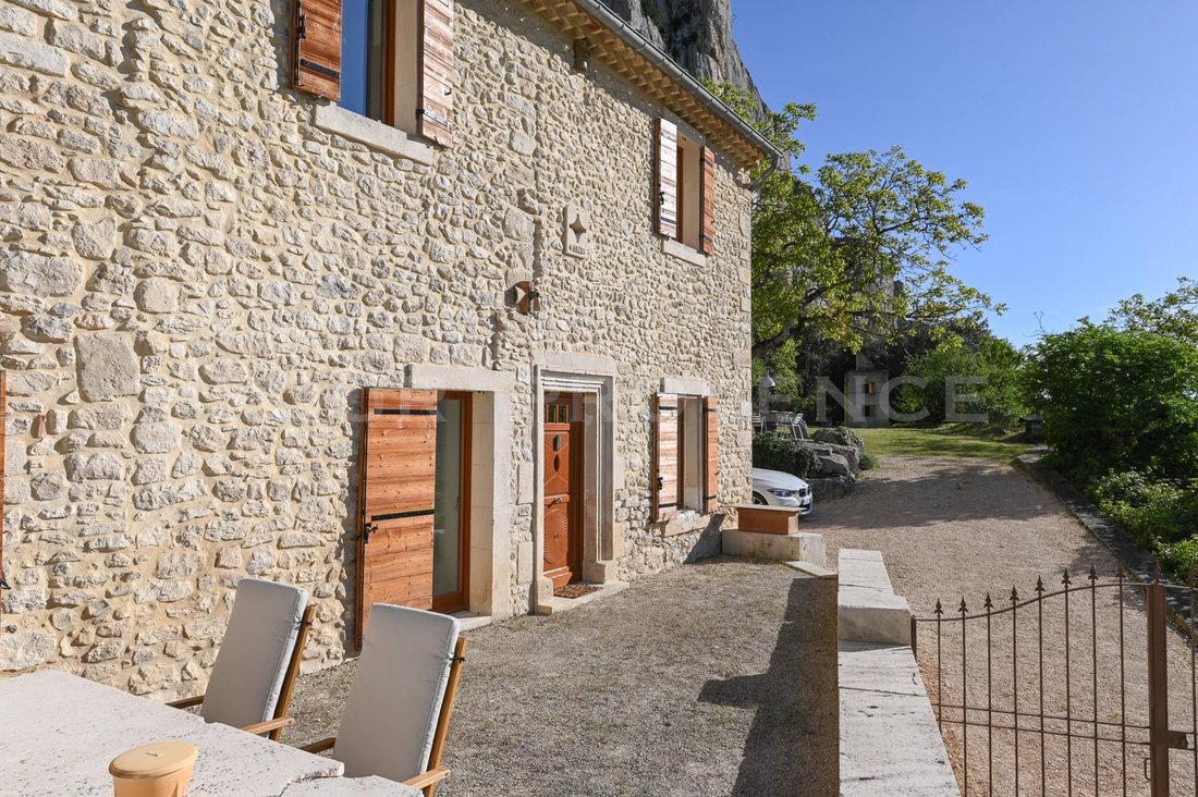 House in Lioux, Provence-Alpes-Côte d'Azur, France 2 - 18496866