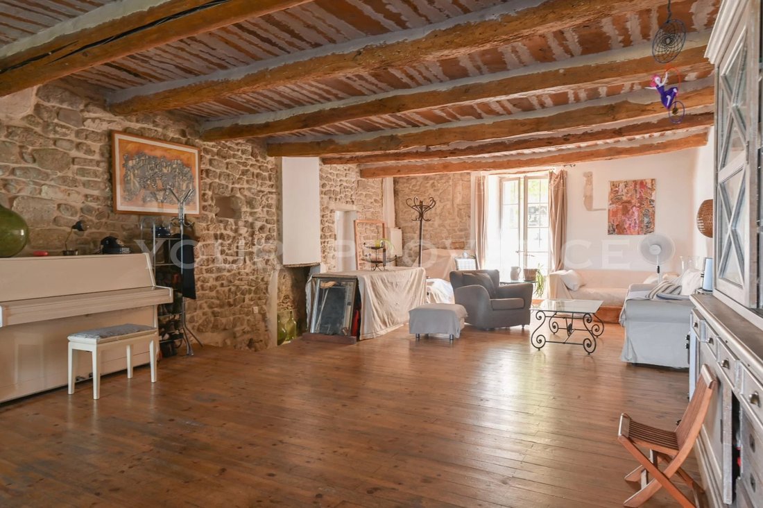 House in Bonnieux, Provence-Alpes-Côte d'Azur, France 3 - 18496971