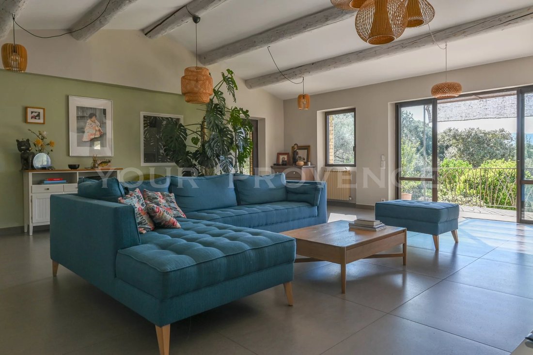 Estate in Goult, Provence-Alpes-Côte d'Azur, France 3 - 18496855