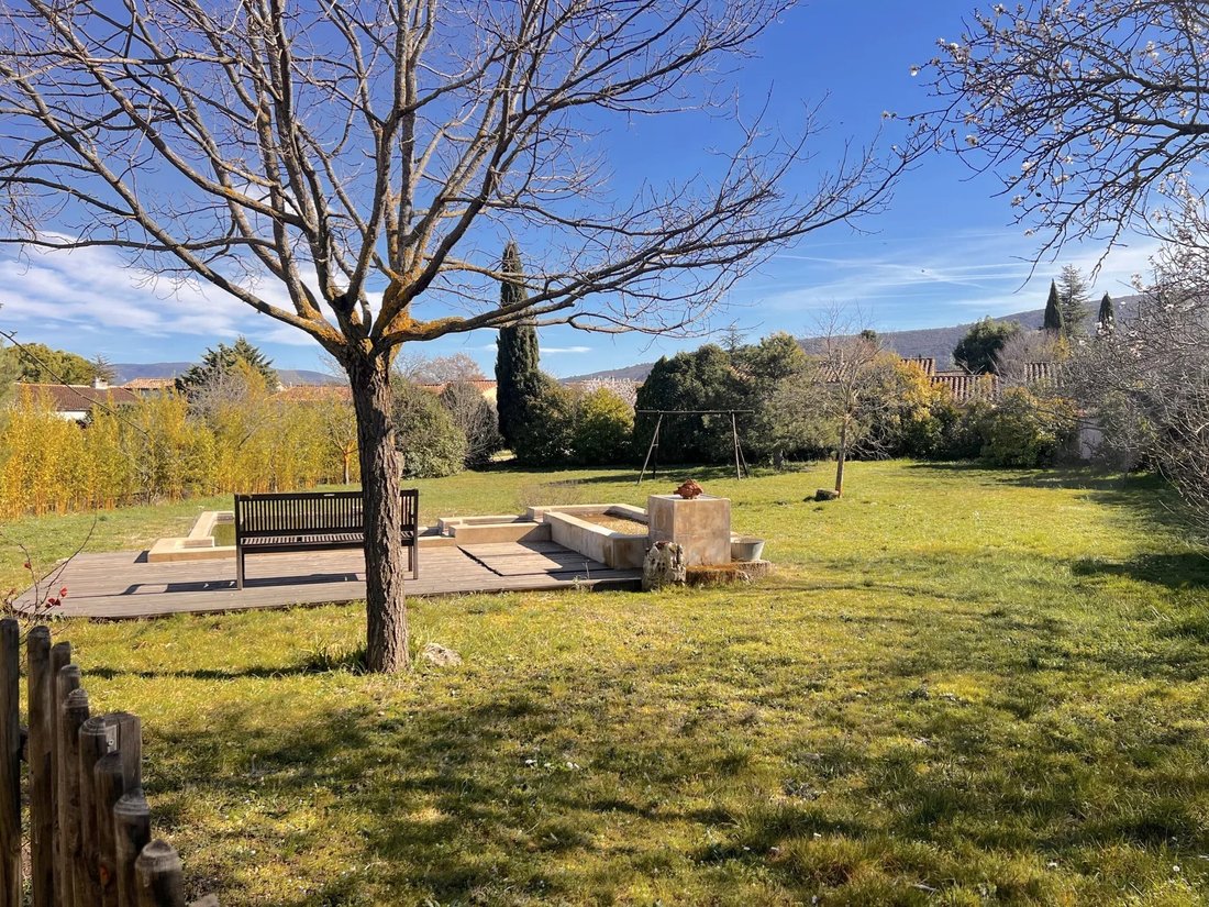 House in Lacoste, Provence-Alpes-Côte d'Azur, France 3 - 18496873