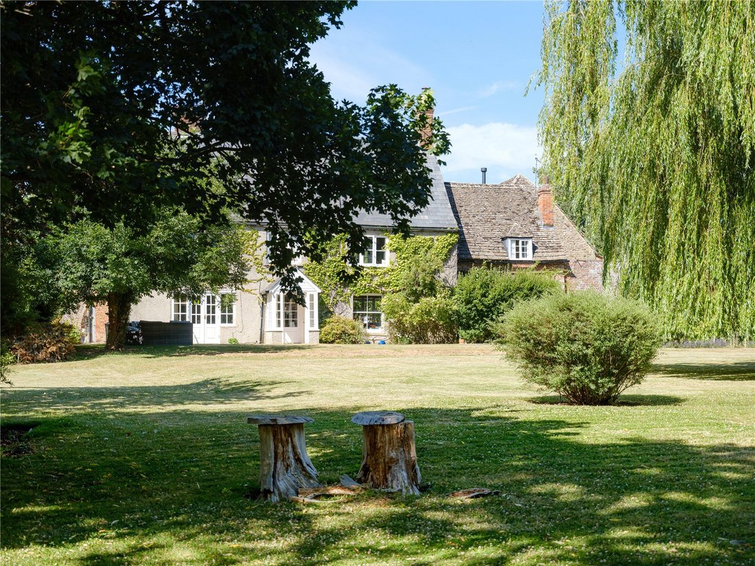 House in Swindon, England 2 - 18496898