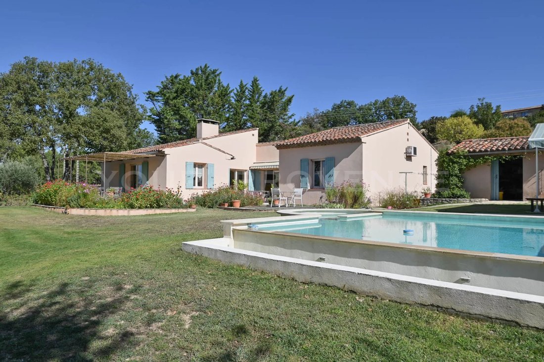 House in Goult, Provence-Alpes-Côte d'Azur, France 1 - 18496885