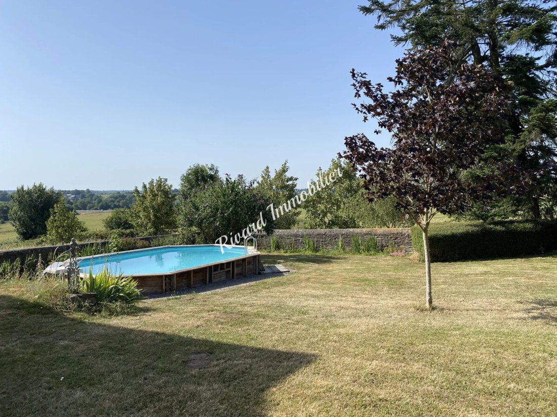 House in Sainte-Suzanne-et-Chammes, Pays de la Loire, France 5 - 18496871
