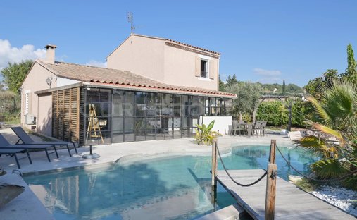 House in Apt, Provence-Alpes-Côte d'Azur, France 1