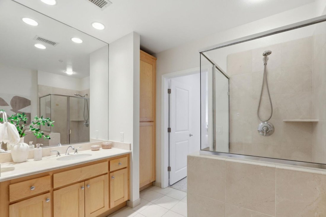 Condo in Campbell, California, United States 4 - 18496677