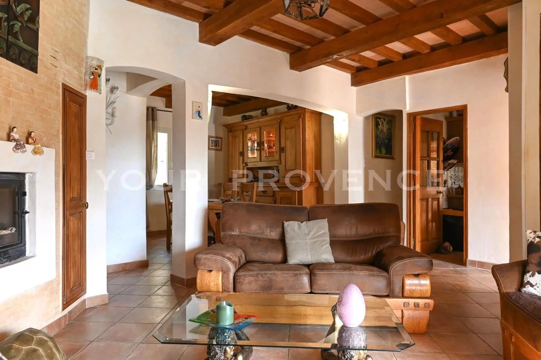 House in Cabrières-d'Avignon, Provence-Alpes-Côte d'Azur, France 3 - 18496942