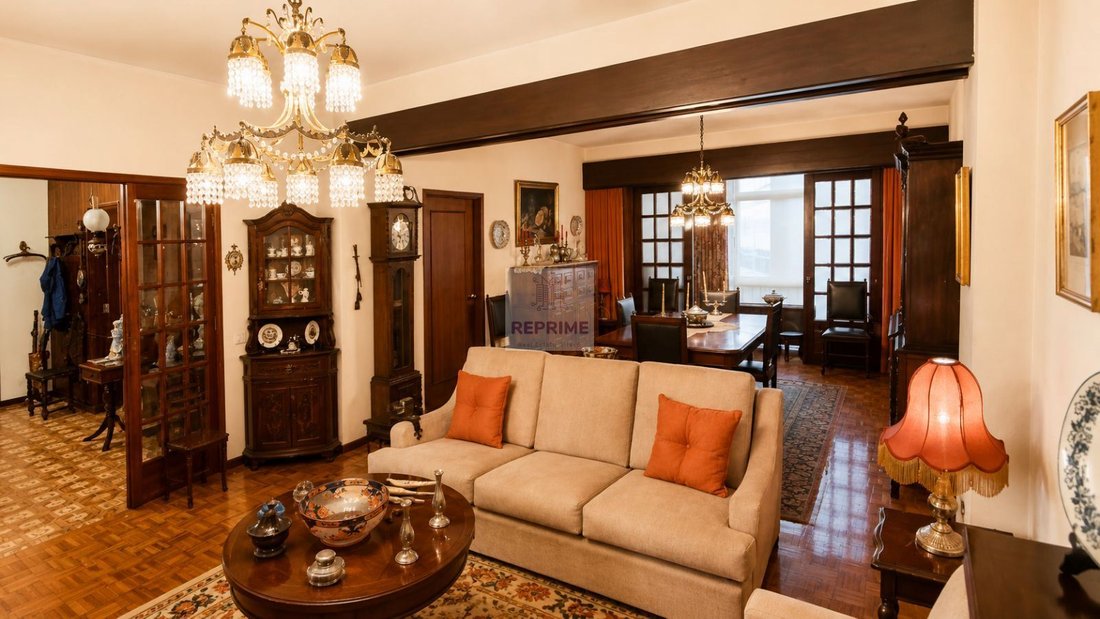 Apartment in Mafamude e Vilar do Paraiso, Porto District, Portugal 4 - 18497036