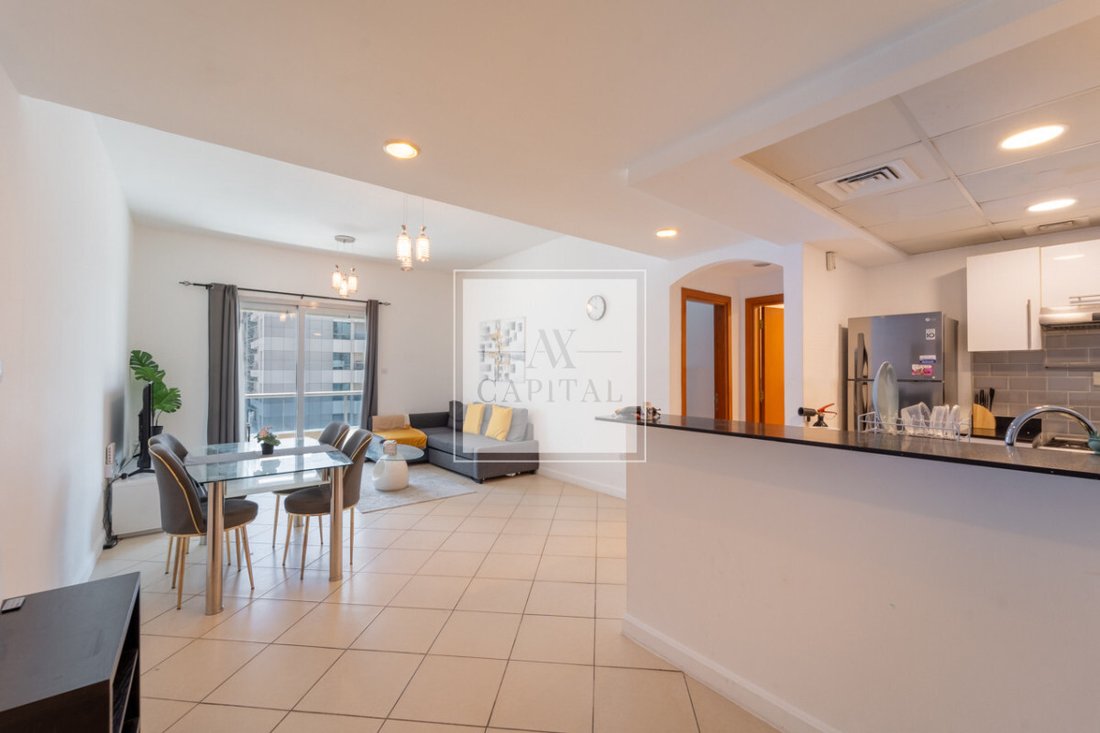 Apartment in Umm Suqeim, Dubai, United Arab Emirates 4 - 18497520