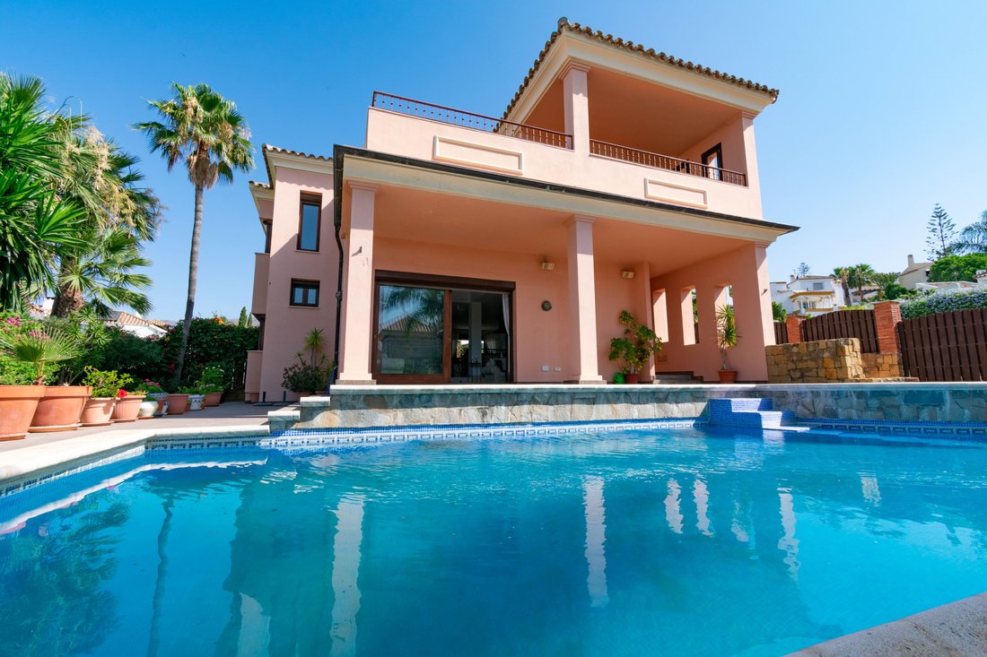 Villa in Estepona, Andalusia, Spain 5 - 18497799