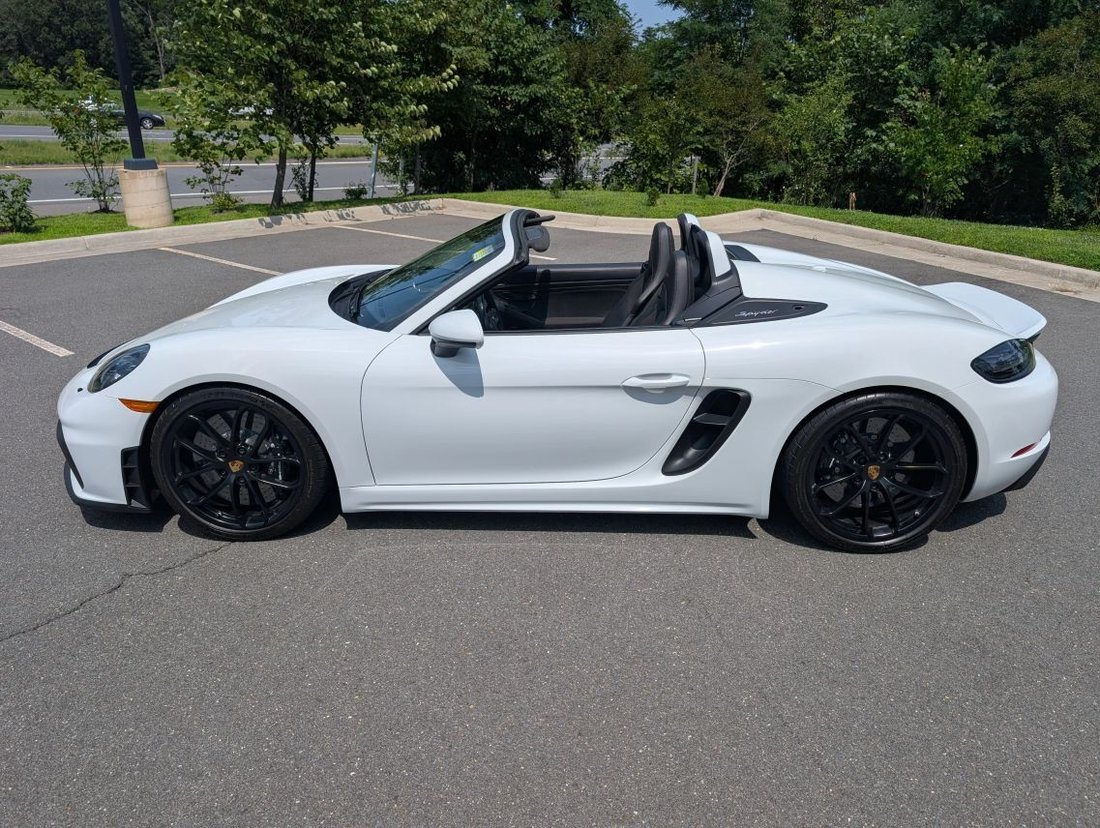 Cabriolet in Ashburn, VA, United States 3 - 18497996