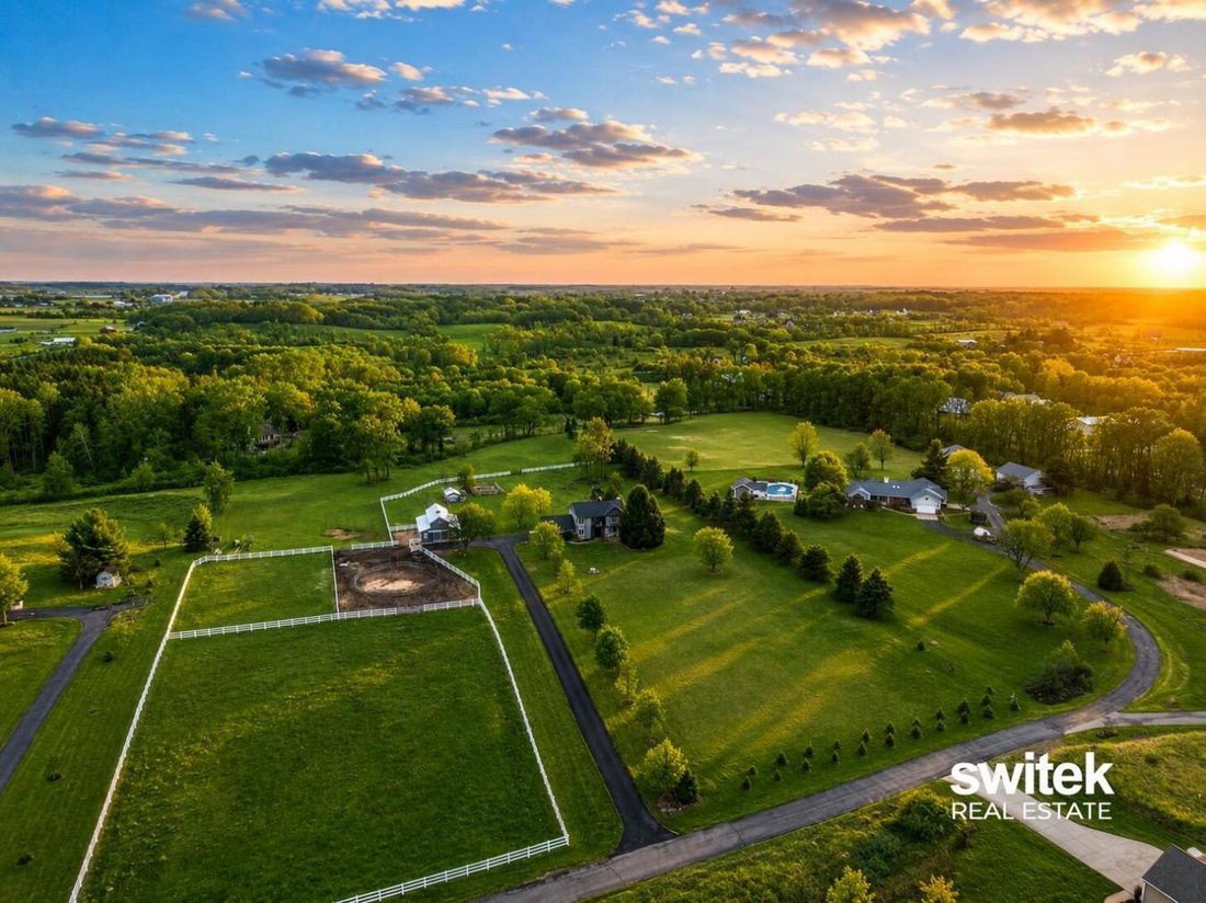 House in Caledonia, Michigan, United States 1 - 18497824