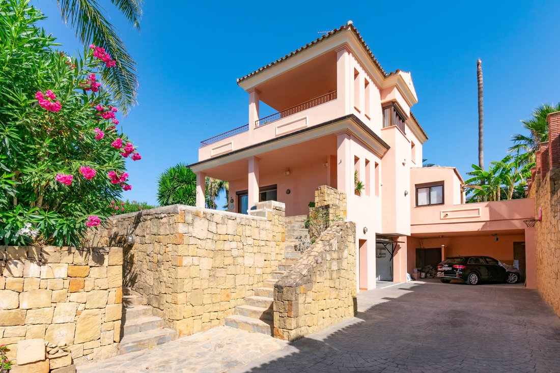 Villa in Estepona, Andalusia, Spain 3 - 18497799