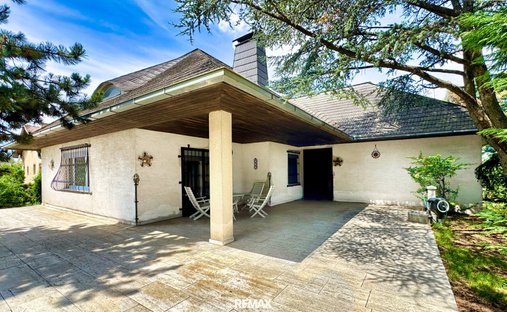 Bungalow in Strasshof an der Nordbahn, Lower Austria, Austria 1