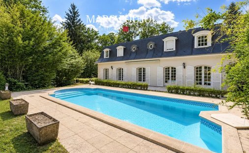 House in Ouest, Lamorlaye, France 1