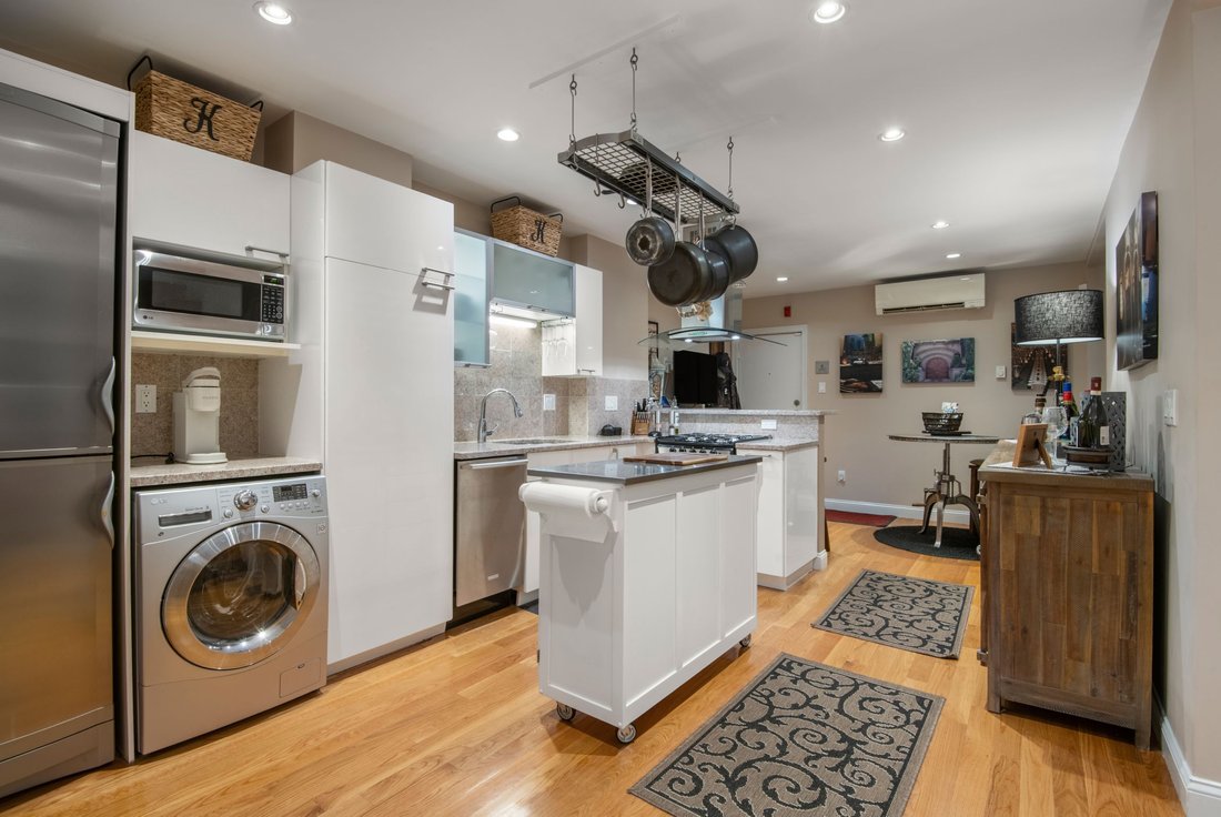 Condo in Boston, Massachusetts, United States 3 - 18497744