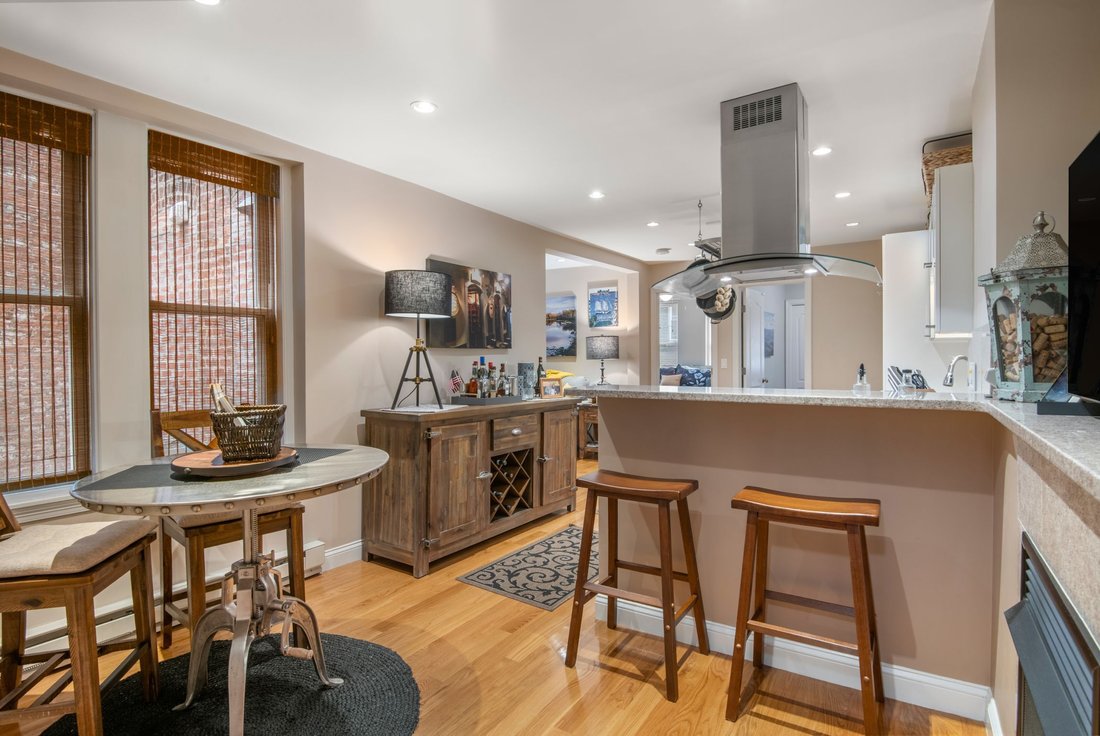 Condo in Boston, Massachusetts, United States 2 - 18497744