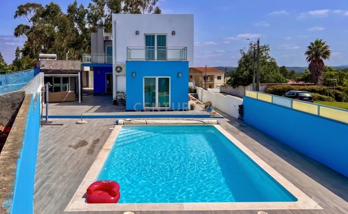 Villa in Ramalhal, Lisbon, Portugal 1