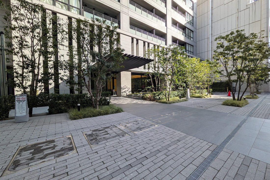Condo in Osaka, Osaka, Japan 2 - 18497776