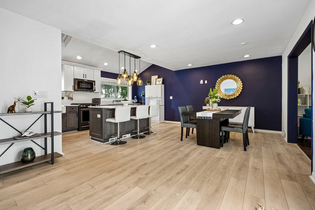 West Orange, New Jersey, United States 3 - 18497709
