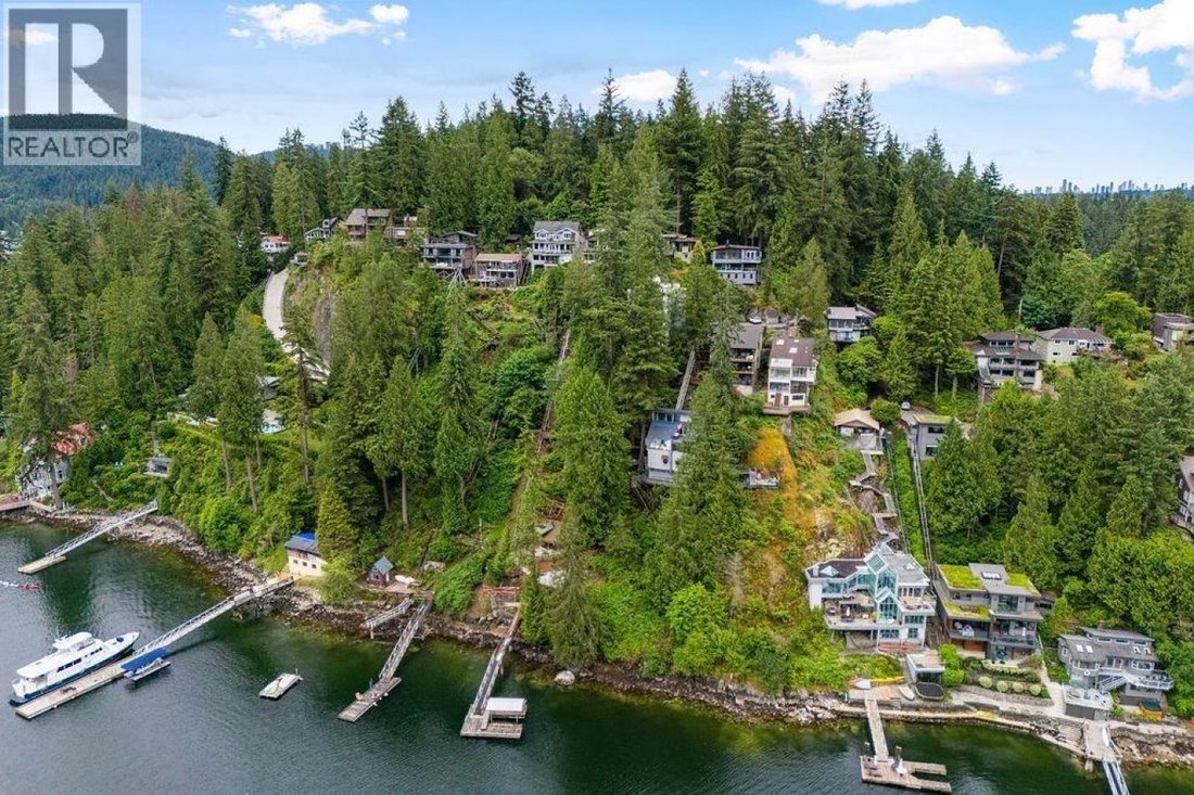 House in North Vancouver, British Columbia, Canada 5 - 18497802
