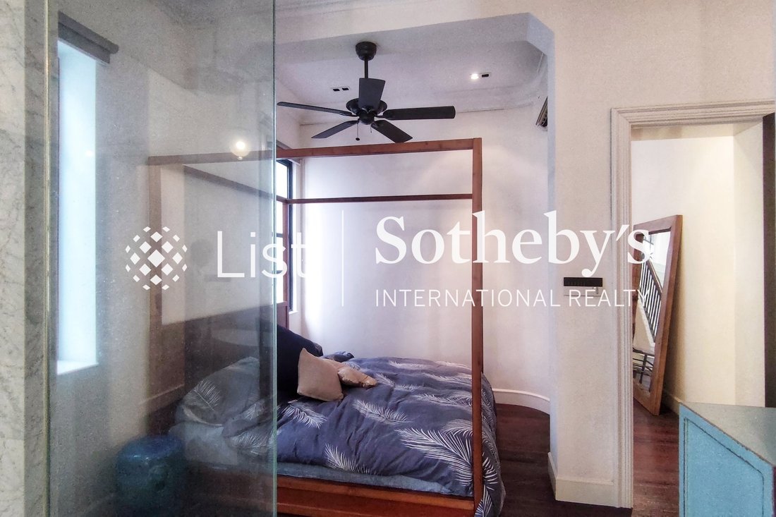 Apartment in Mid-Levels West, Hong Kong 5 - 18497768