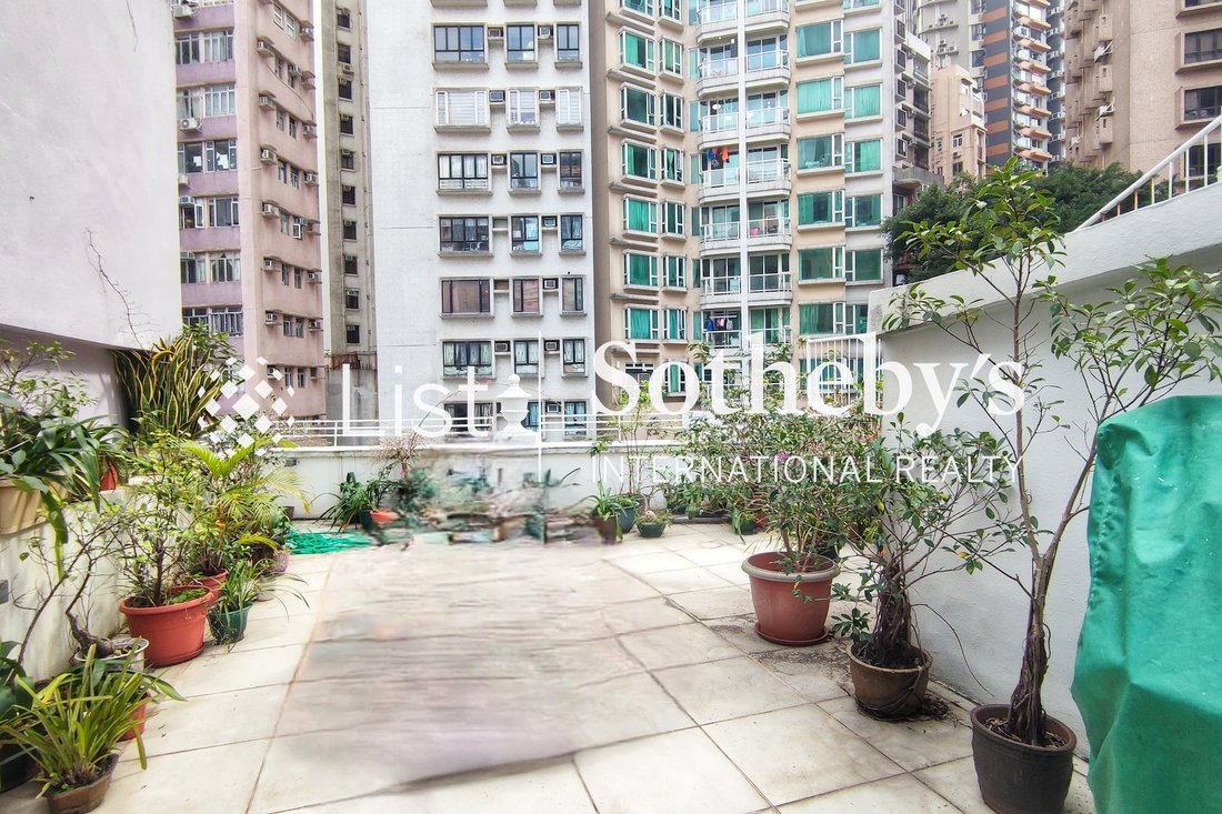 Apartment in Mid-Levels West, Hong Kong 2 - 18497768