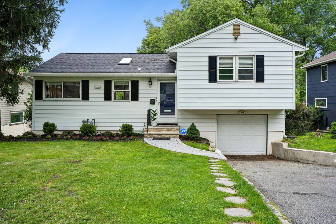 West Orange, New Jersey, United States 1 - 18497709