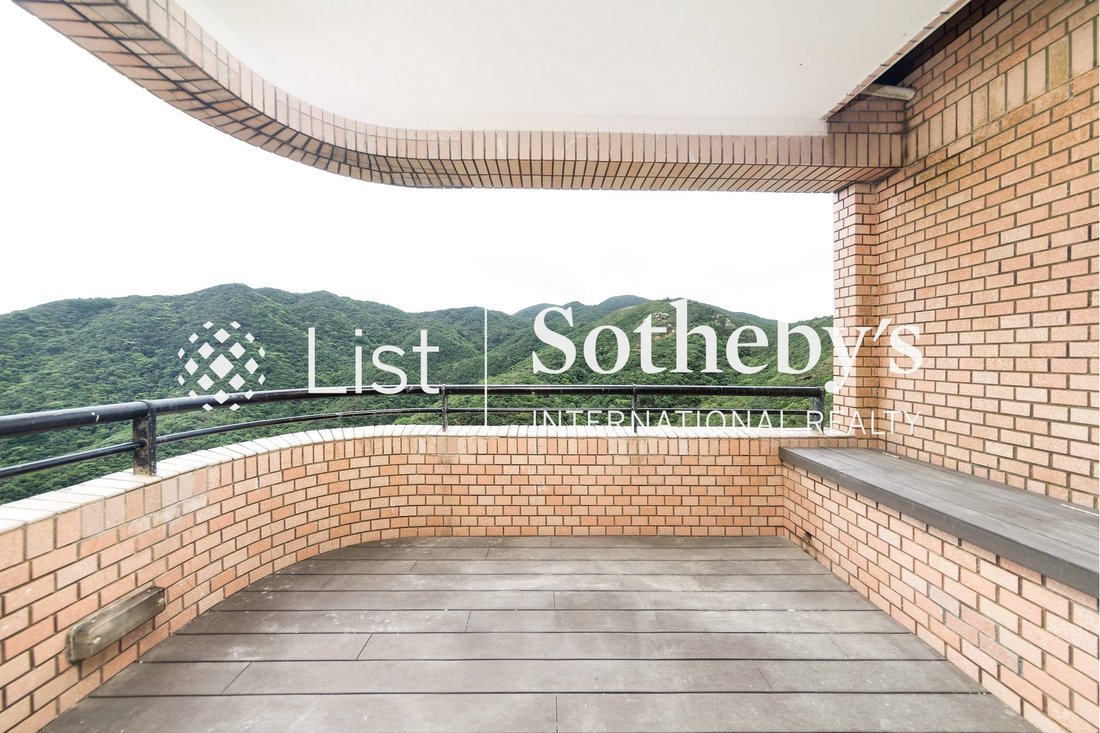 Apartment in Repulse Bay, Hong Kong 2 - 18497770