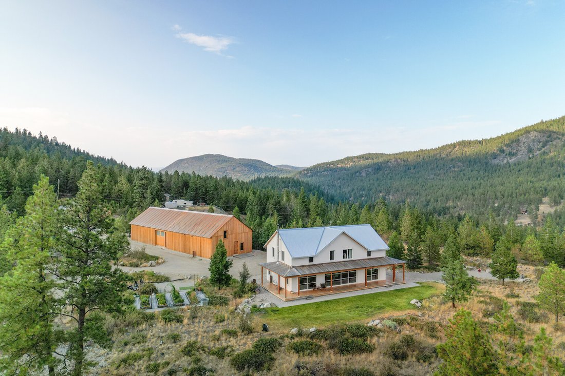 Farm Ranch in Summerland, British Columbia, Canada 1 - 18497735