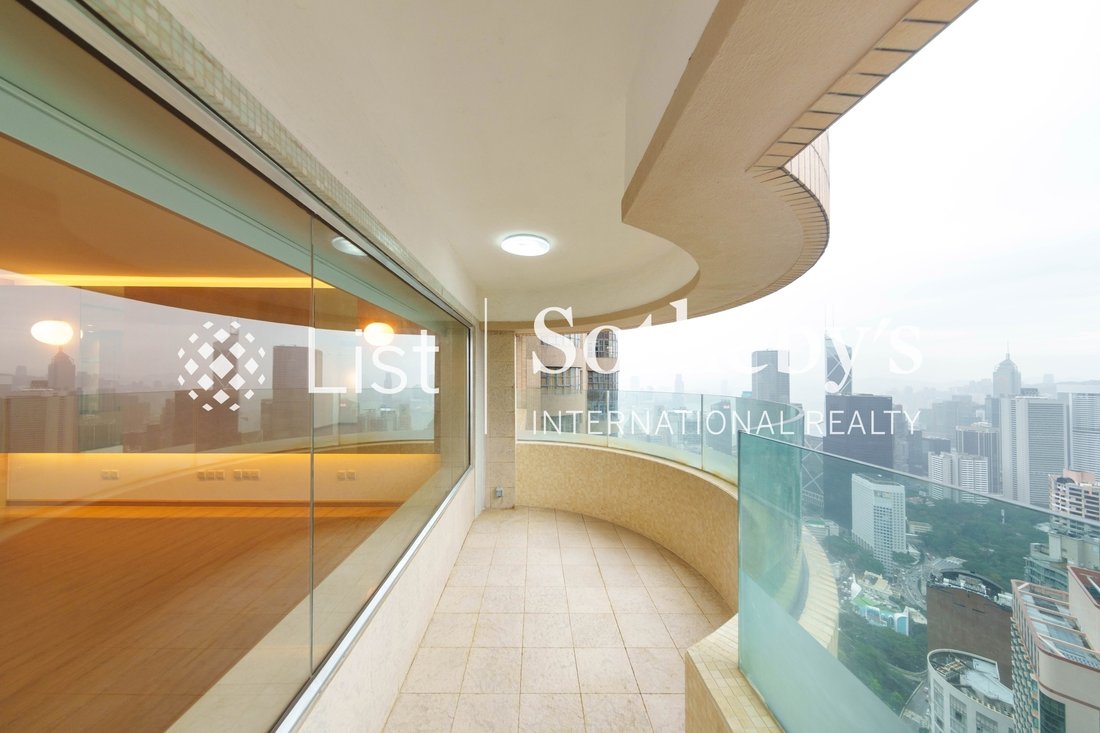 Apartment in Mid-Levels Central, Hong Kong 2 - 18497771