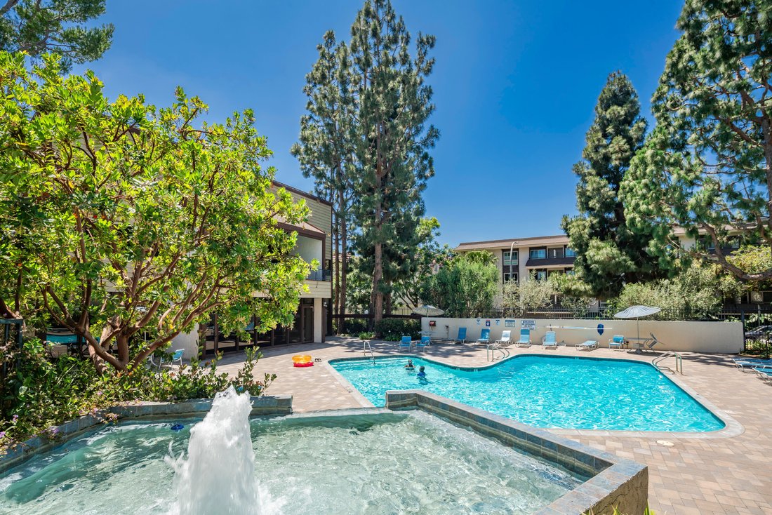 Condo in Los Angeles, California, United States 1 - 18497734