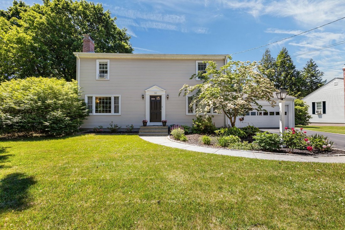 Cumberland, Rhode Island, United States 1 - 18497729