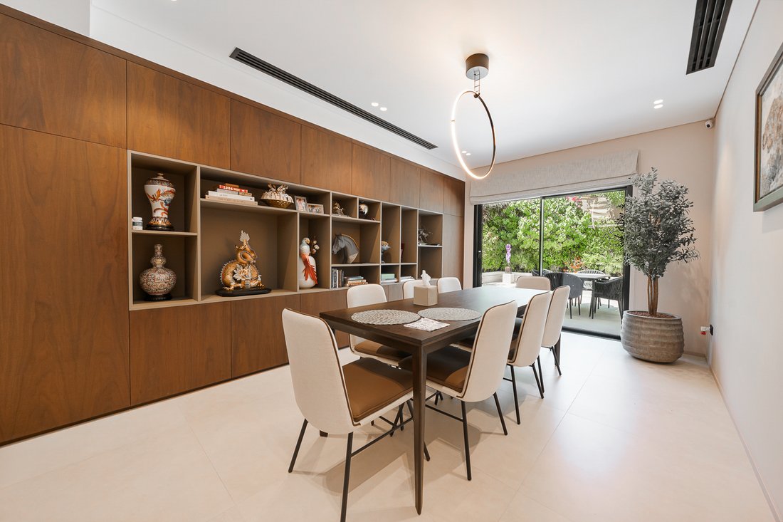Villa in The Meadows, Dubai, United Arab Emirates 4 - 18497977