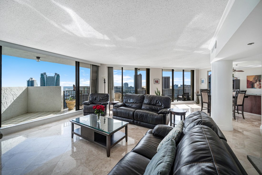 Condo in Hallandale Beach, Florida, United States 3 - 18497728