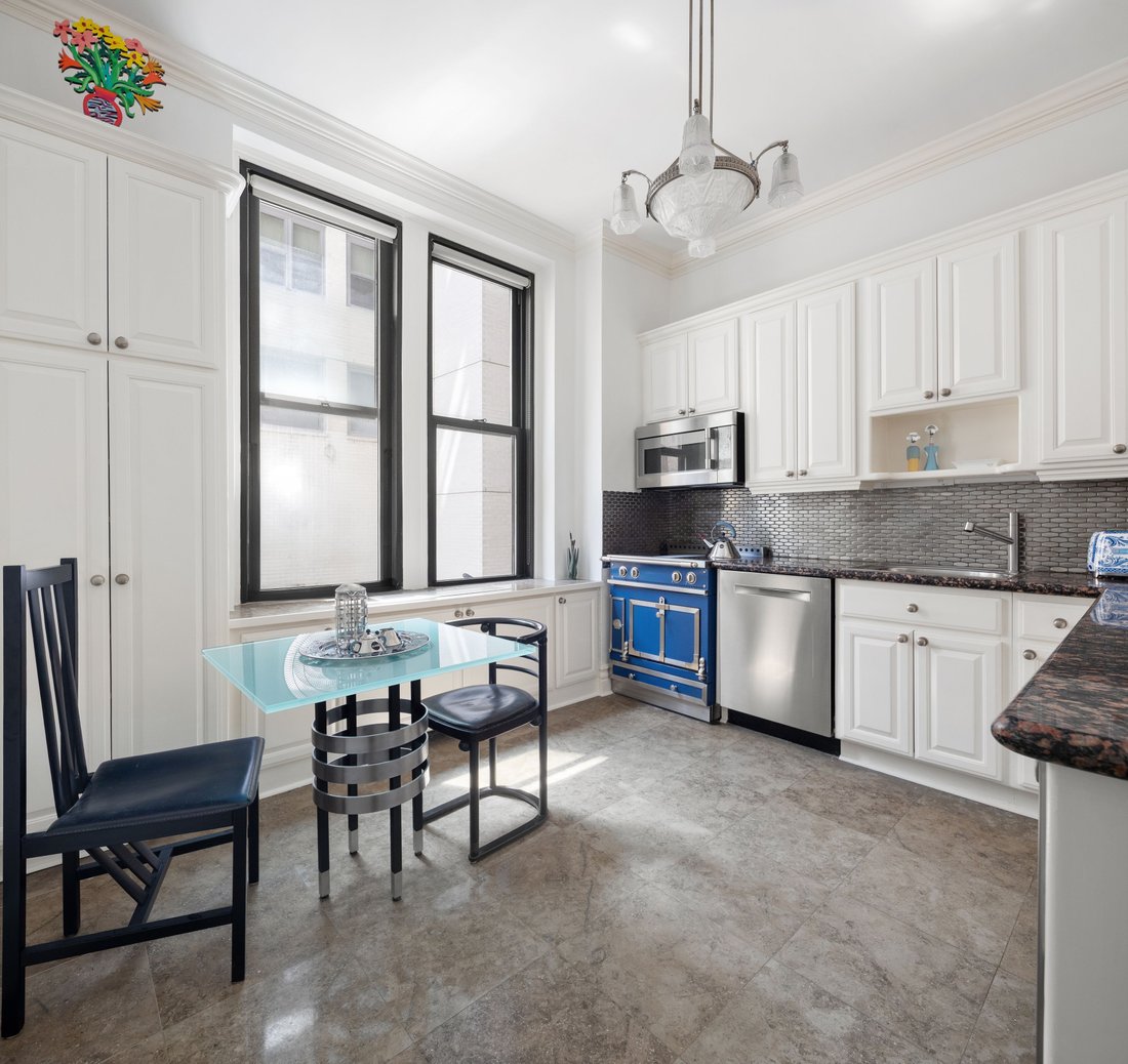 Co Op in New York, New York, United States 5 - 18497720