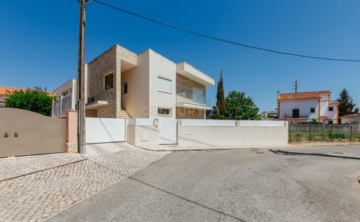 Villa in Alenquer (Santo Estevao e Triana), Lisbon, Portugal 1