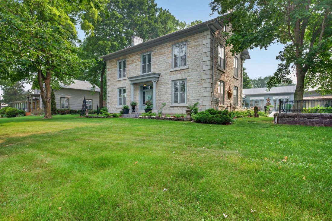 House in Yarker, Ontario, Canada 1 - 18497816