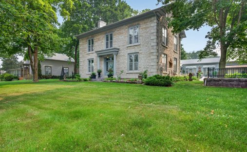 House in Yarker, Ontario, Canada 1