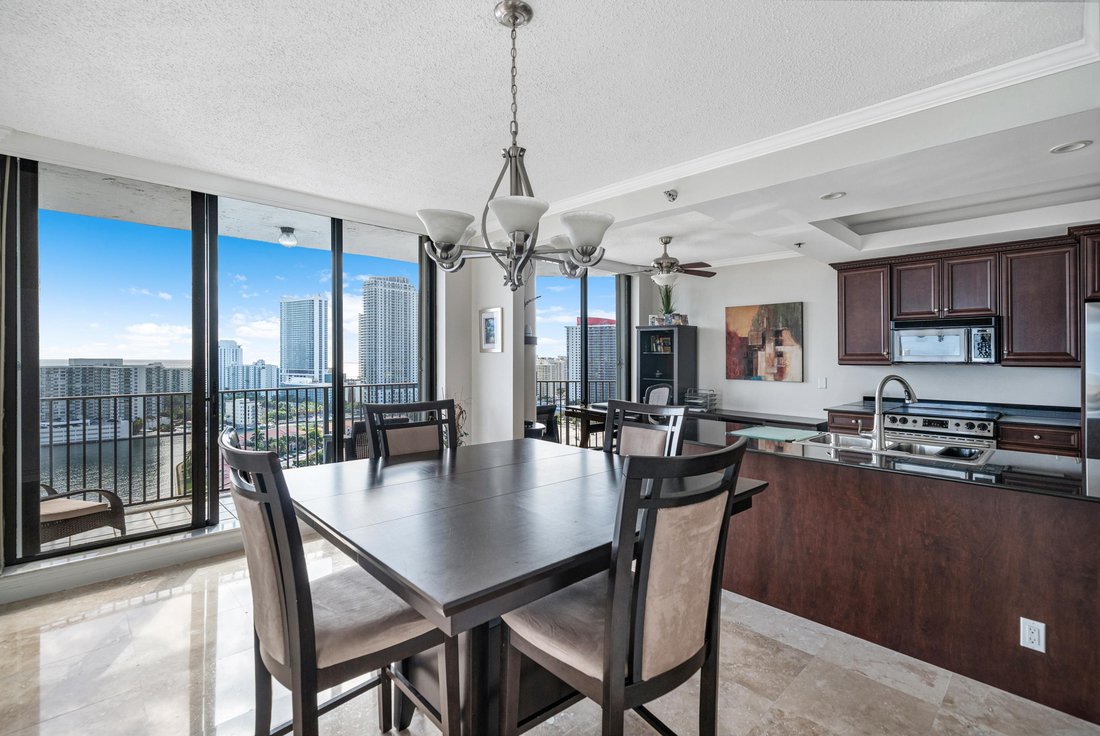 Condo in Hallandale Beach, Florida, United States 5 - 18497728